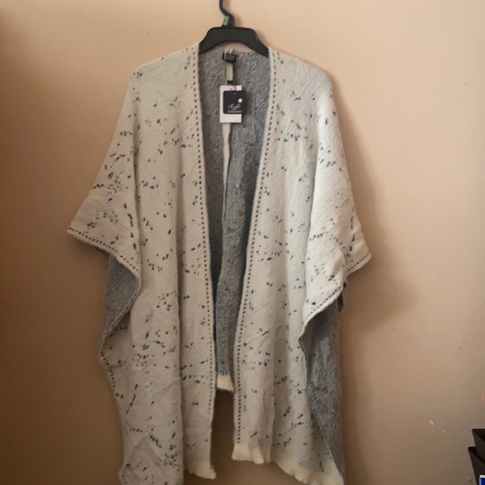 Roffe poncho/rush sweater